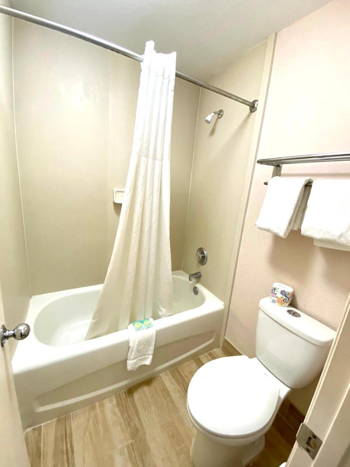 REGENCY INN photo 2