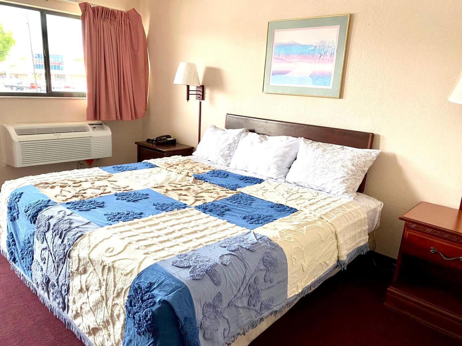 REGENCY INN photo 5