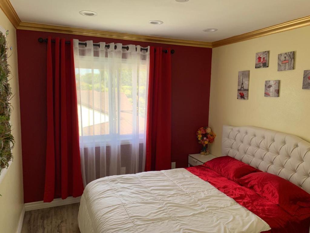 LAX guest house photo 15