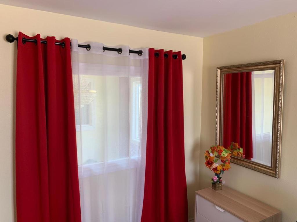 LAX guest house photo 10