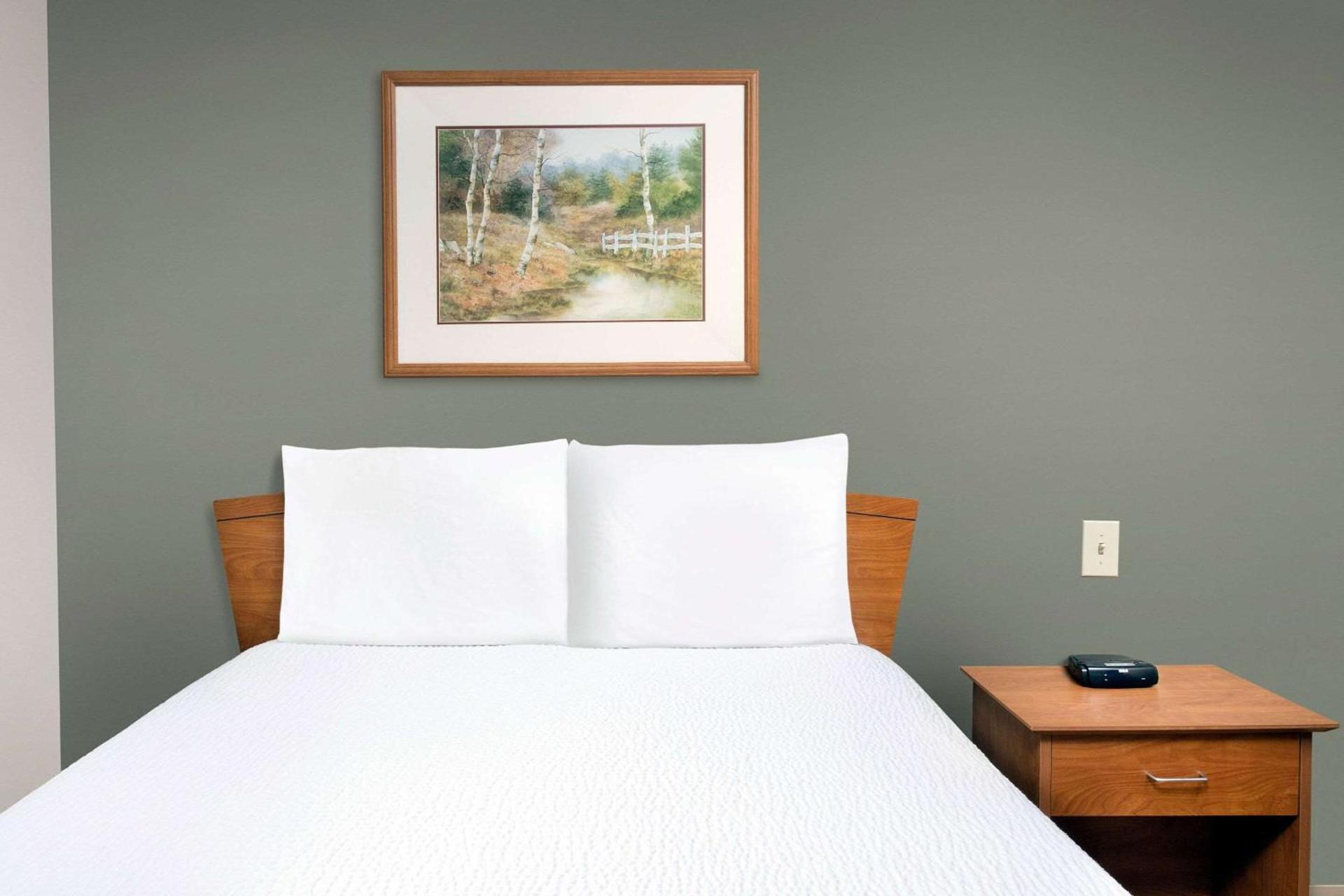 WoodSpring Suites St Louis Arnold photo 9