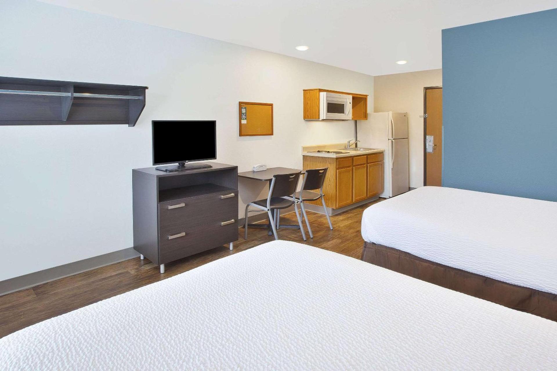WoodSpring Suites St Louis St Charles photo 9