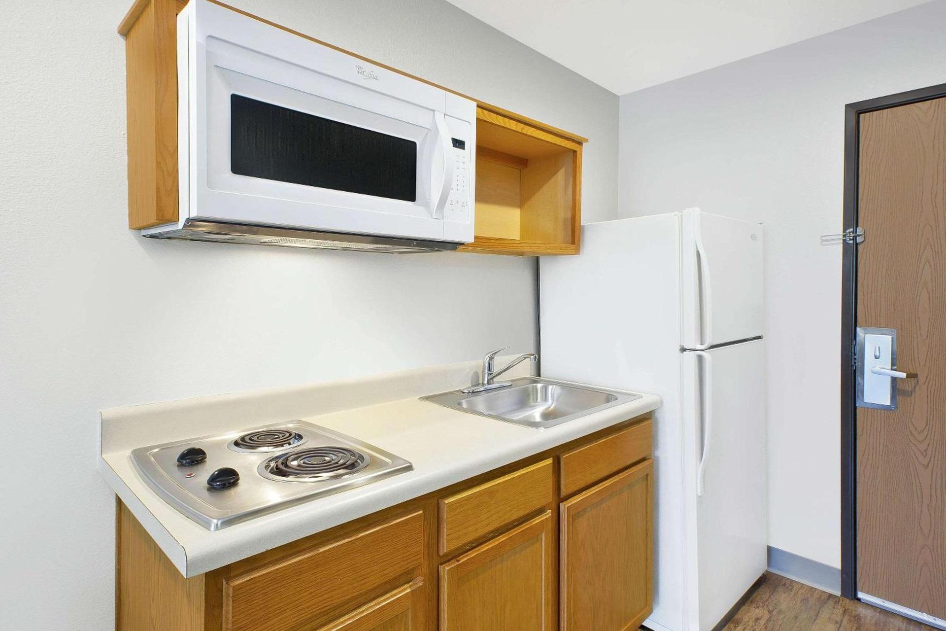 WoodSpring Suites St Louis St Charles photo 10