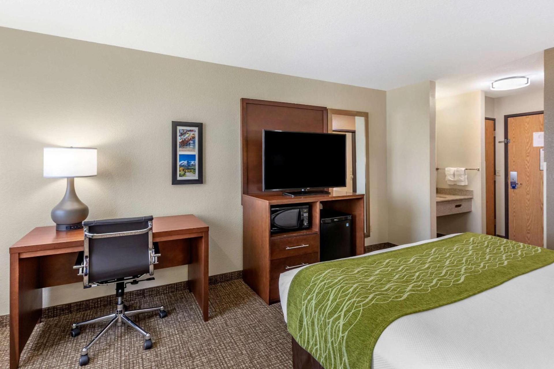 Comfort Inn & Suites Greeley photo 28