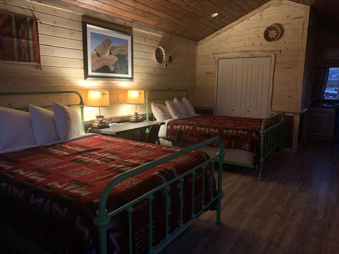 The Rim Rock Inn photo 2