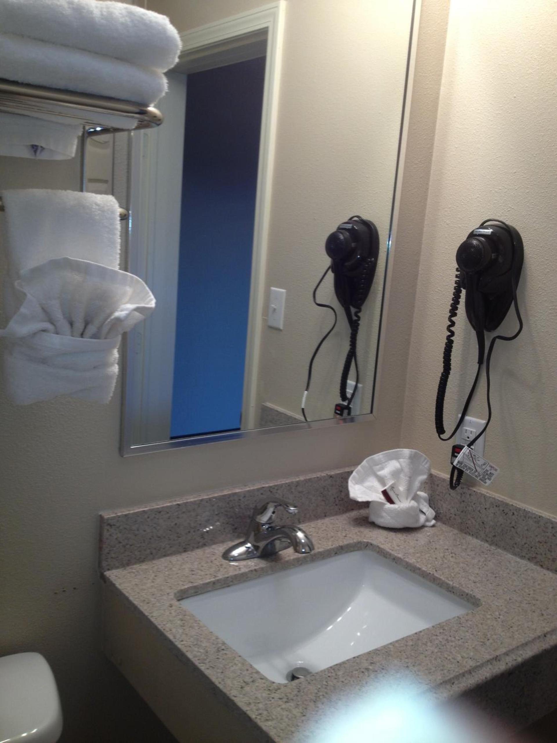Executive Inn Snyder photo 33