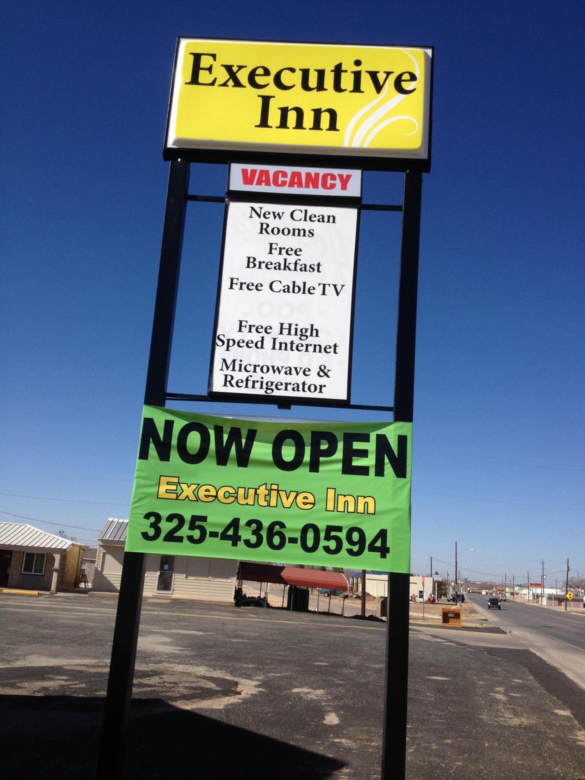 Executive Inn Snyder photo 14