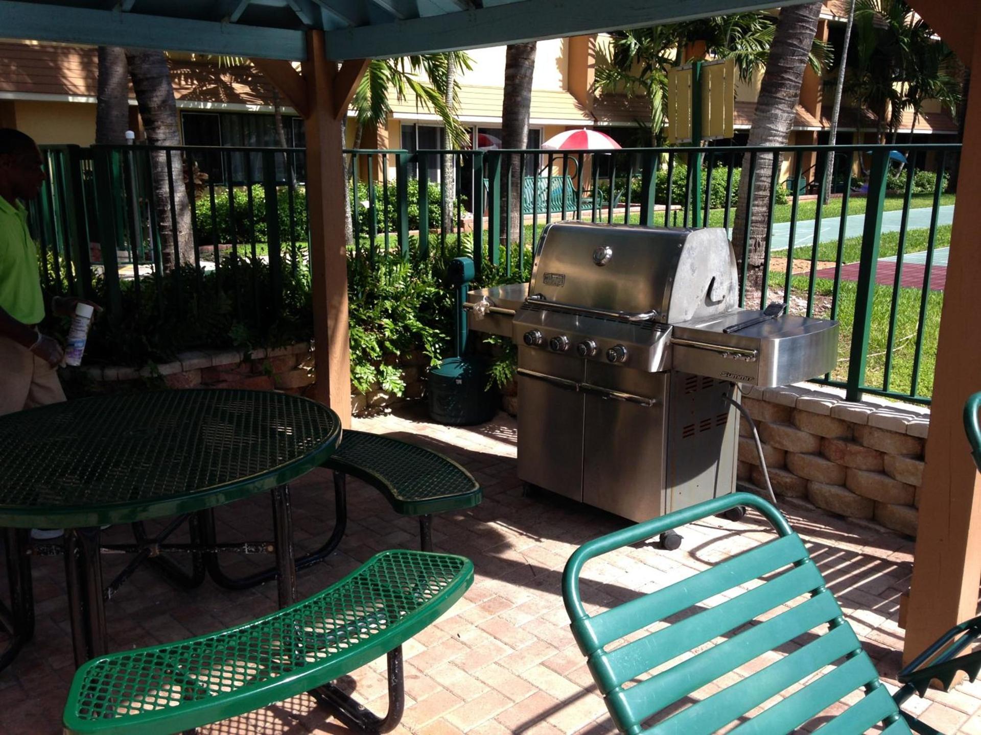 Surfsider Resort - A Timeshare Resort photo 9