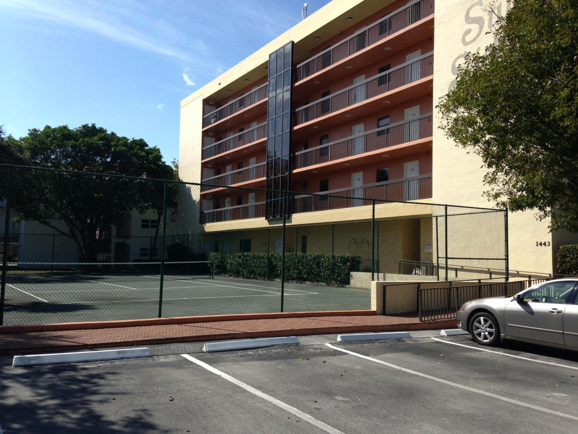 Surfsider Resort - A Timeshare Resort photo 7