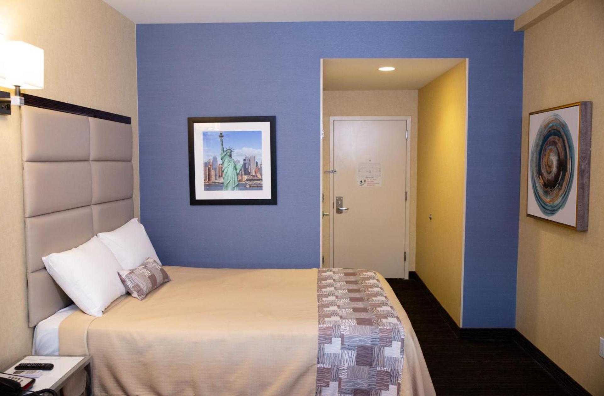 7 Days Hotel photo 19
