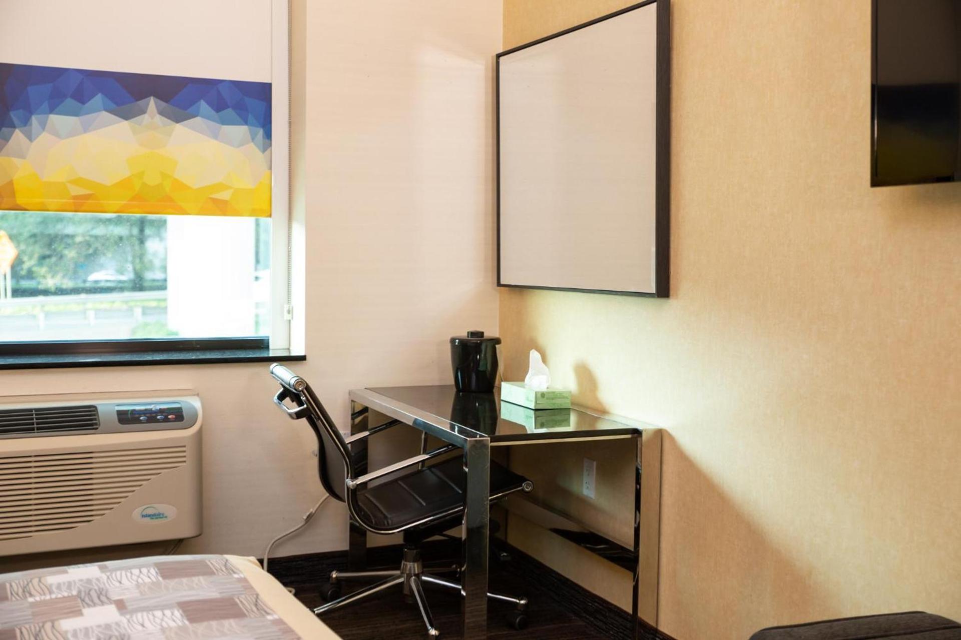 7 Days Hotel photo 18