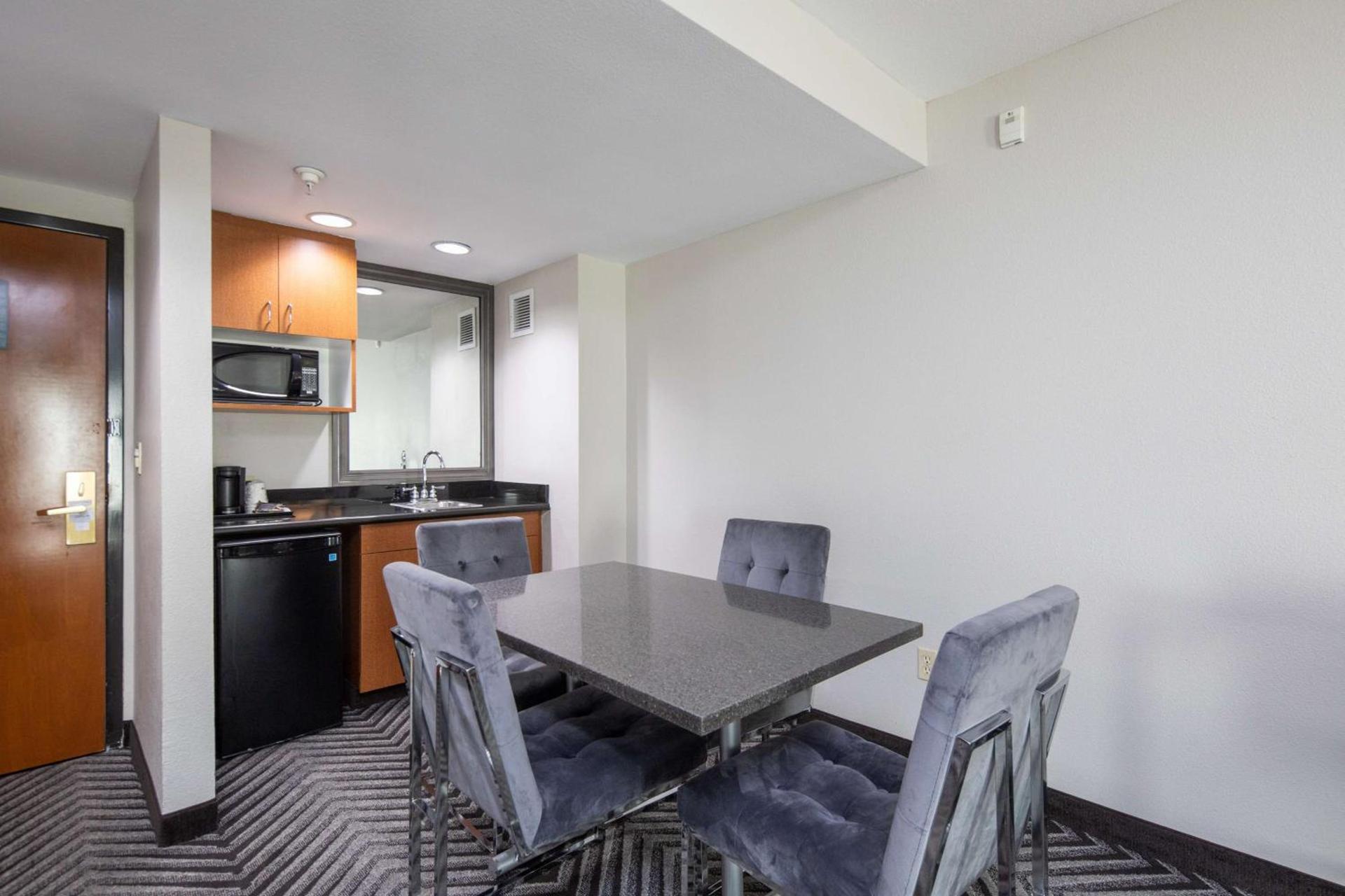 Best Western Inn & Suites San Mateo - San Francisco Airport photo 16