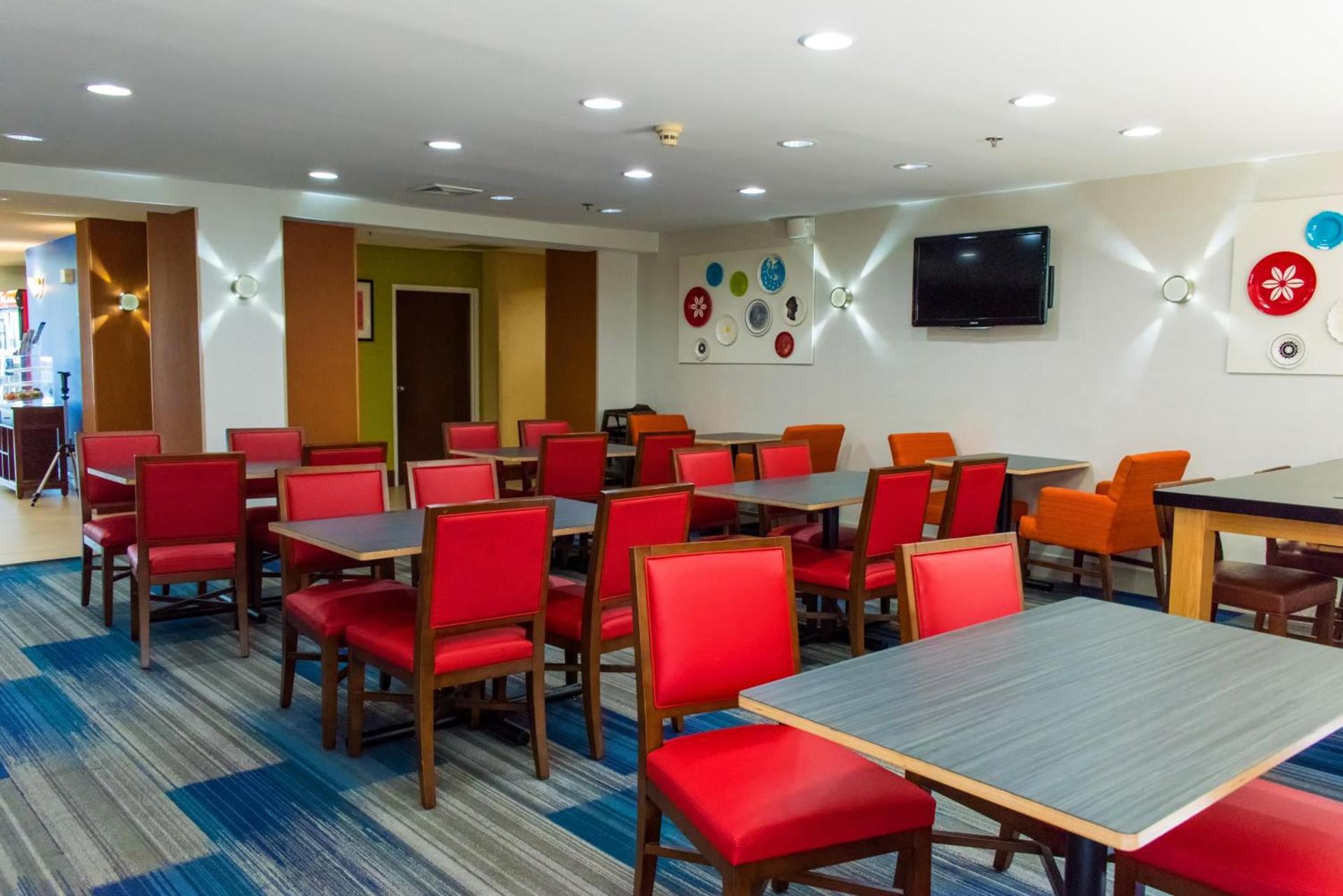 Holiday Inn Express Hotel & Suites Kinston by IHG photo 48