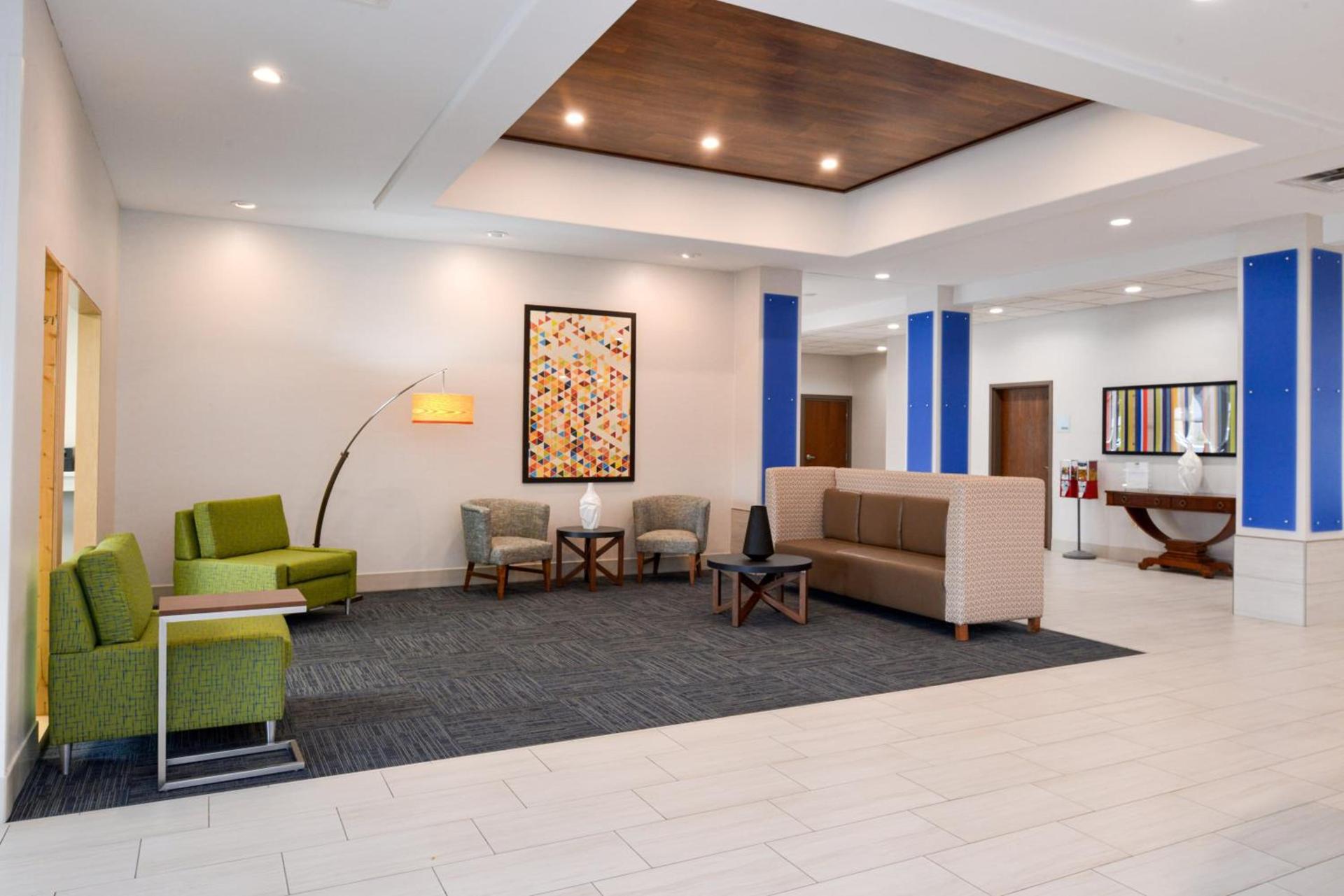 Holiday Inn Express & Suites Pueblo by IHG photo 17