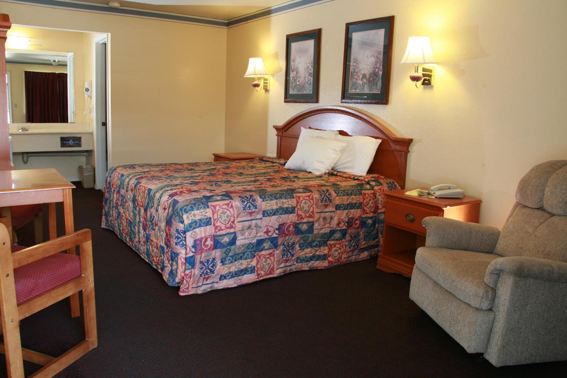 Claremore Motor Inn photo 7