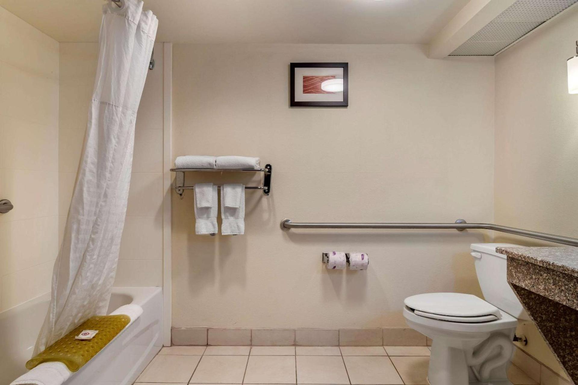 Comfort Inn & Suites Athens North photo 19