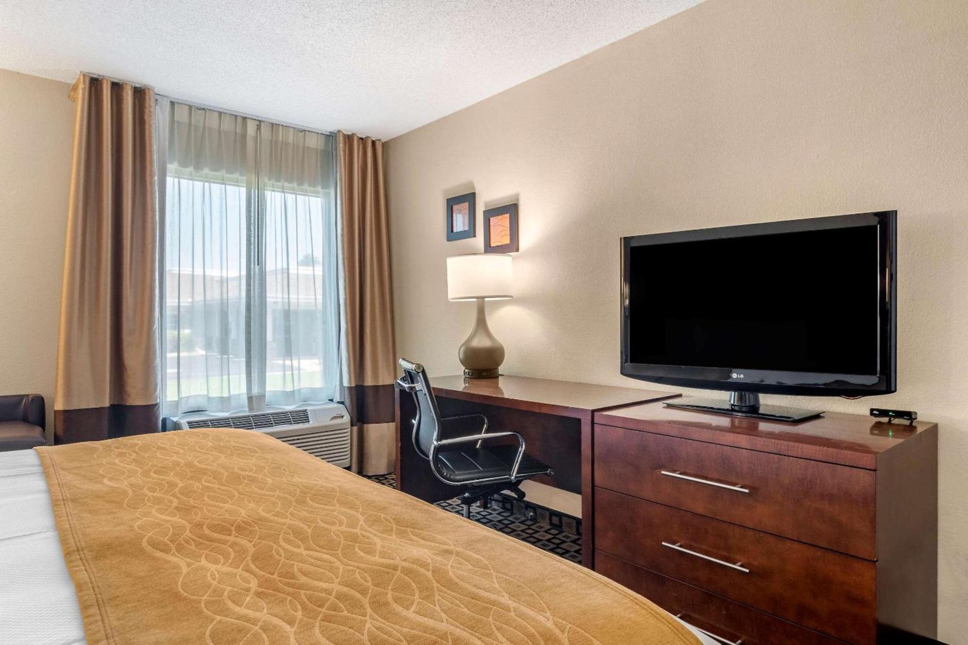 Comfort Inn & Suites Athens North photo 24
