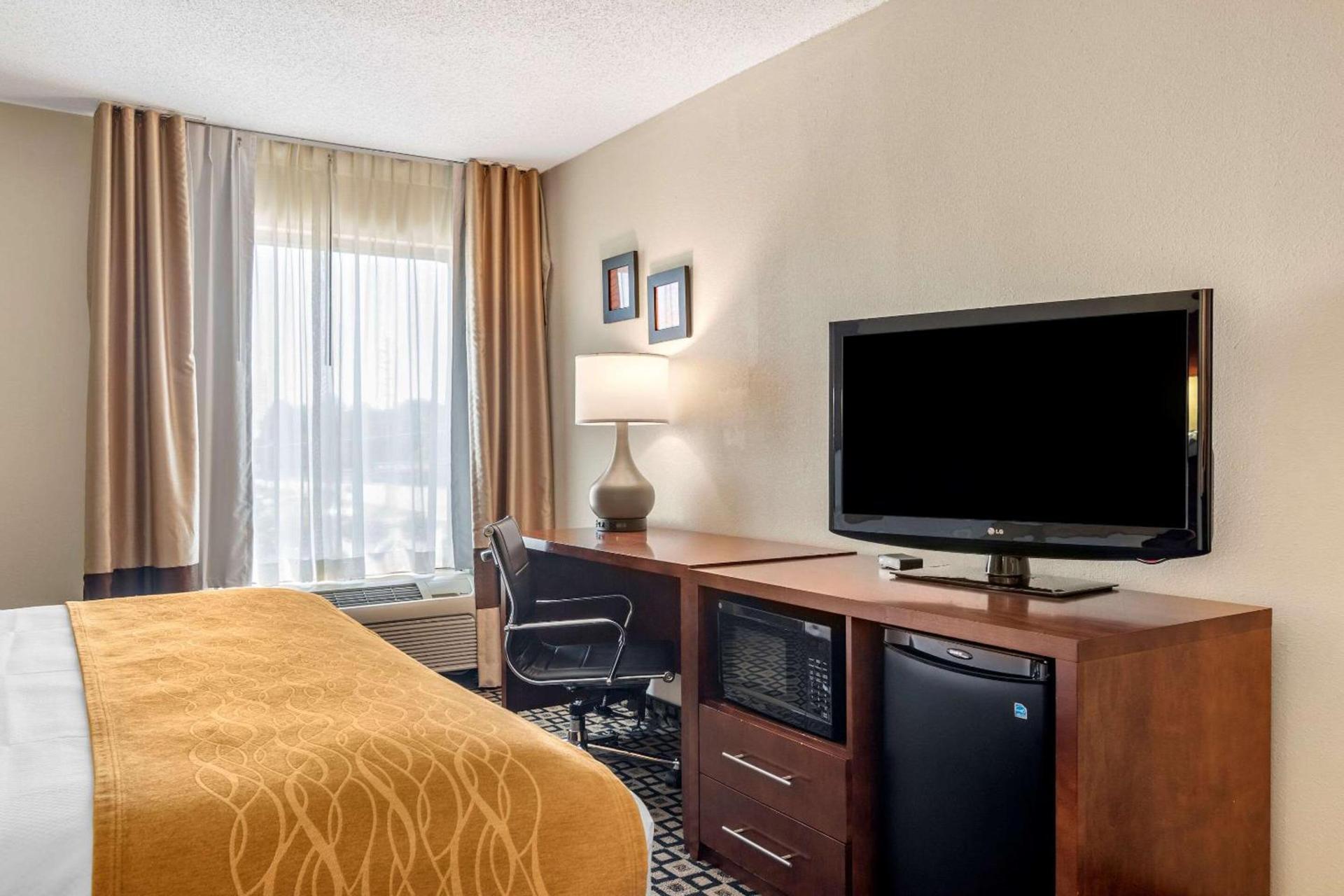Comfort Inn & Suites Athens North photo 28