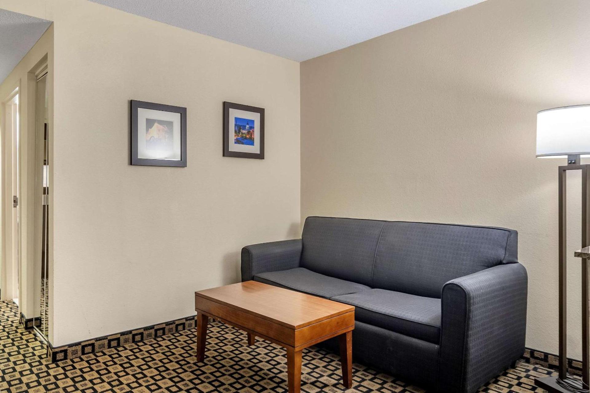 Comfort Inn & Suites Athens North photo 29