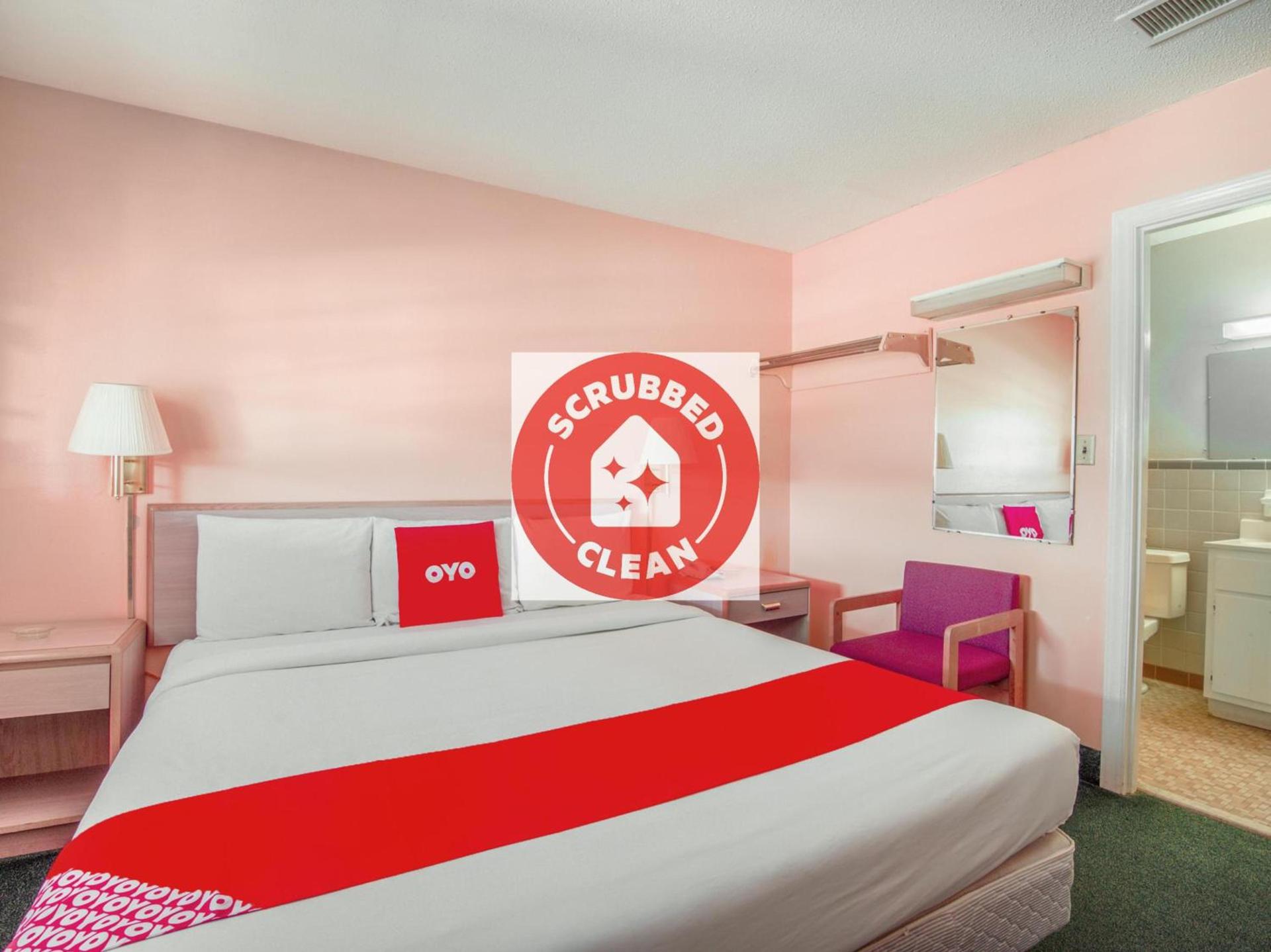 OYO Hotel Durham West Hills photo 2