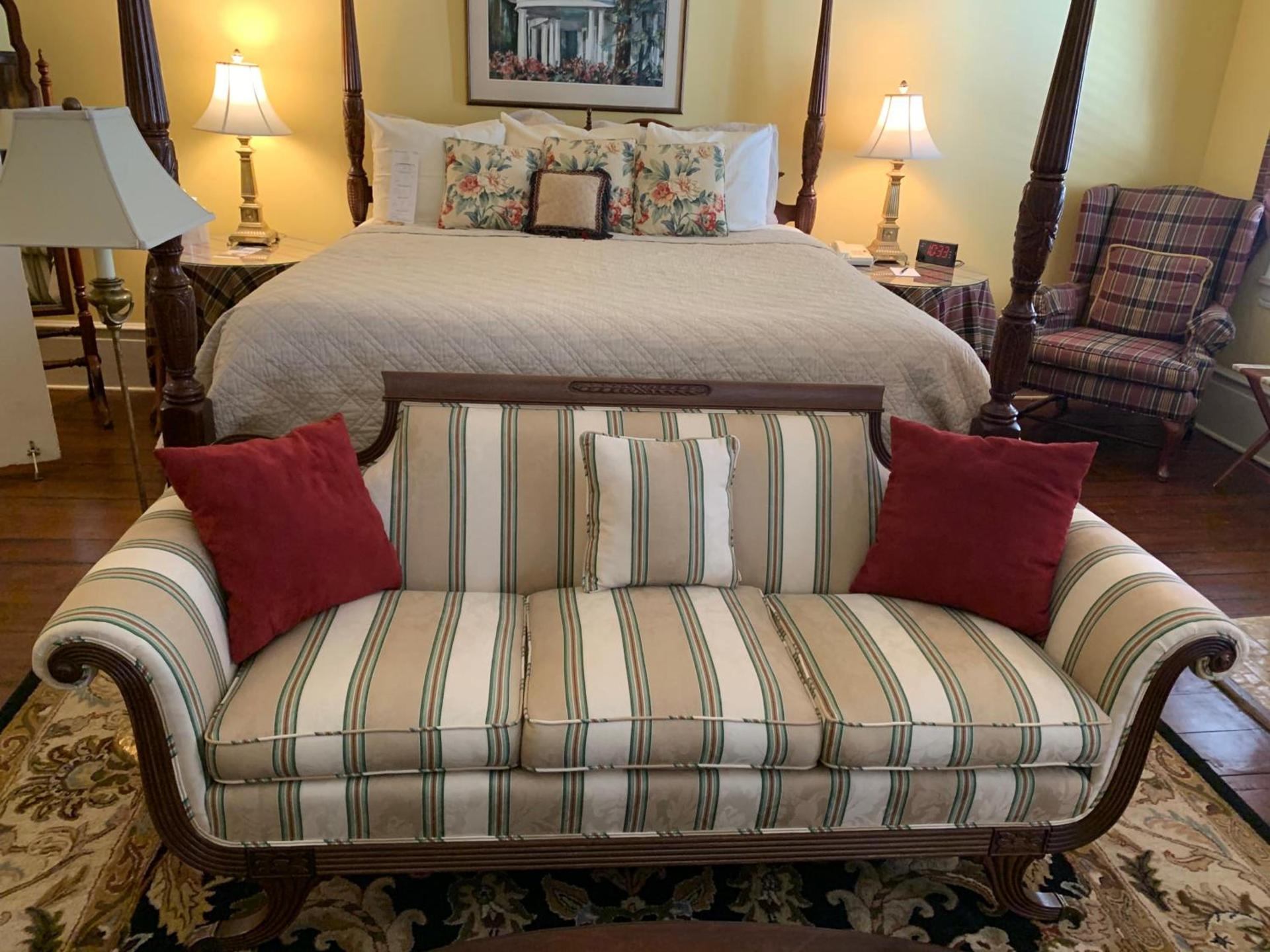 1842 Inn photo 15