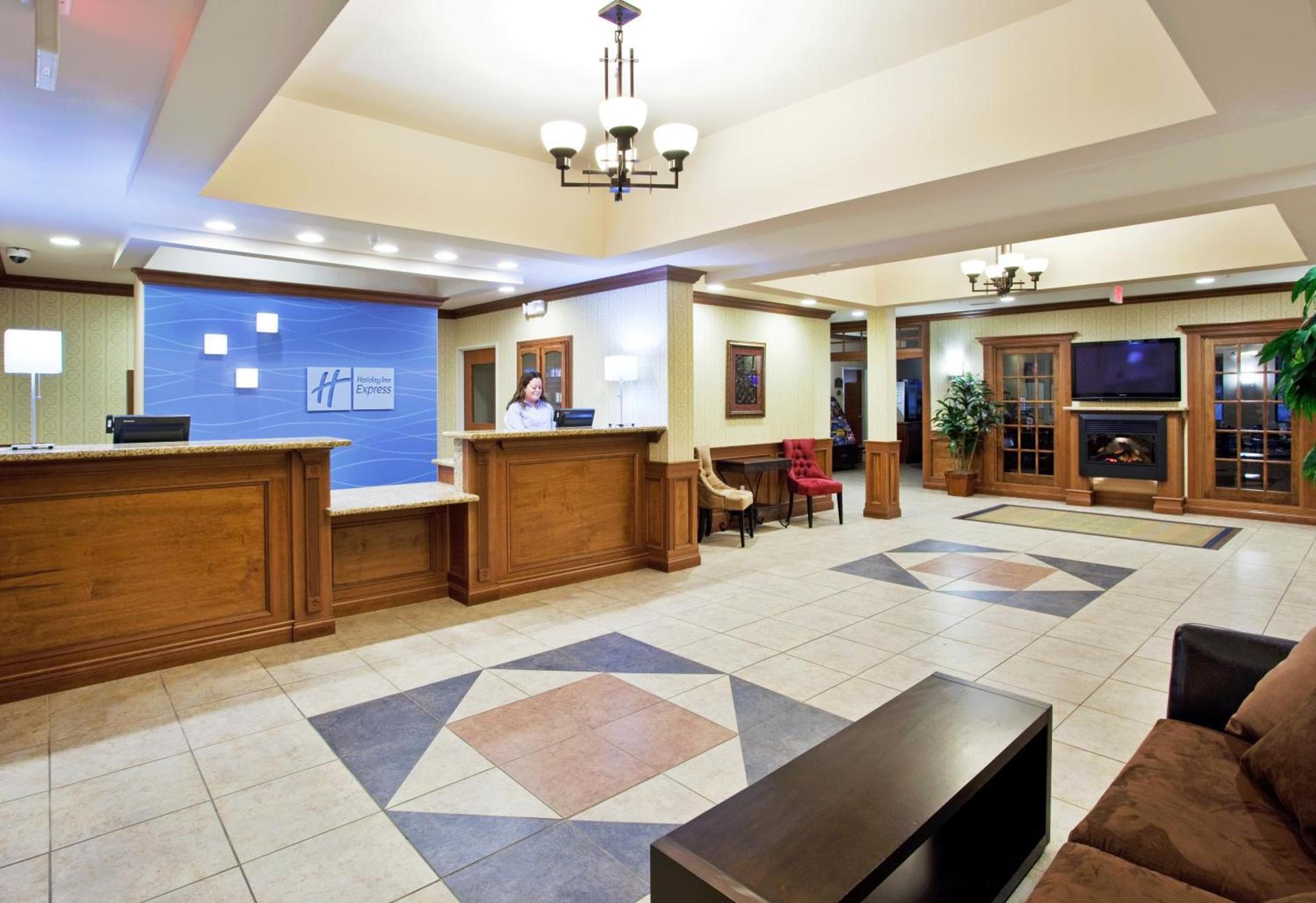 Holiday Inn Express Hotel & Suites Howell by IHG photo 5