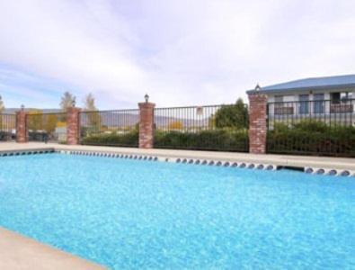 Super 8 by Wyndham Susanville photo 39