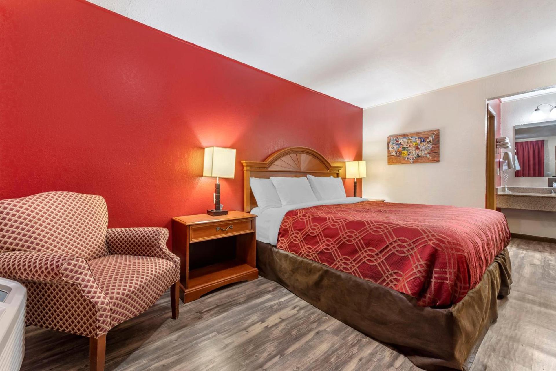 Econo Lodge Wooster photo 20