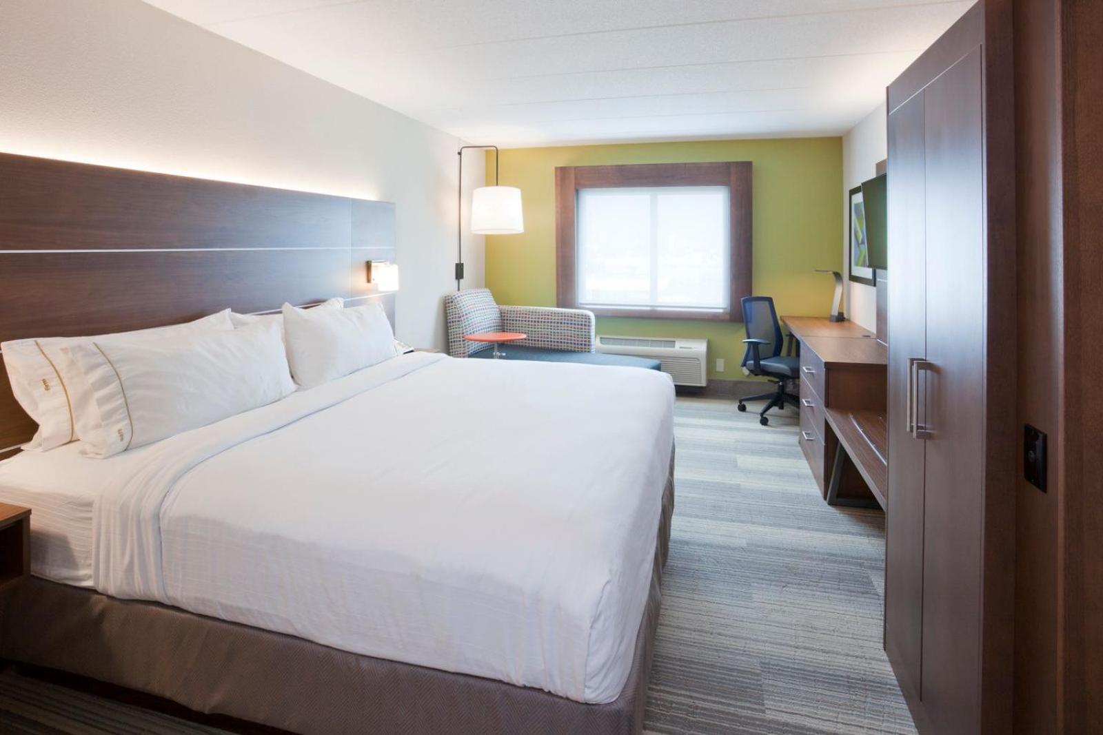 Holiday Inn Express Roseville-St. Paul by IHG photo 7