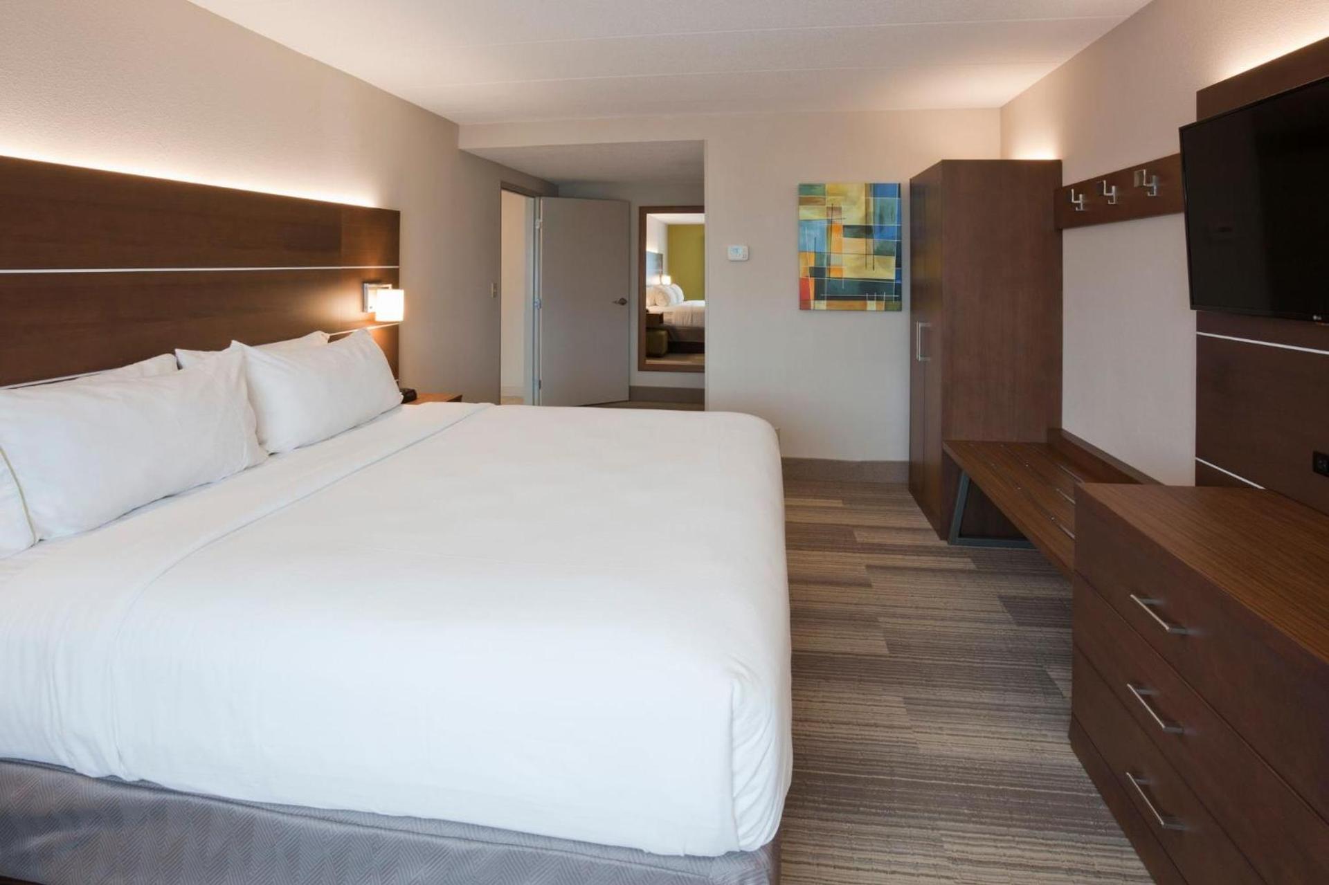 Holiday Inn Express Roseville-St. Paul by IHG photo 6