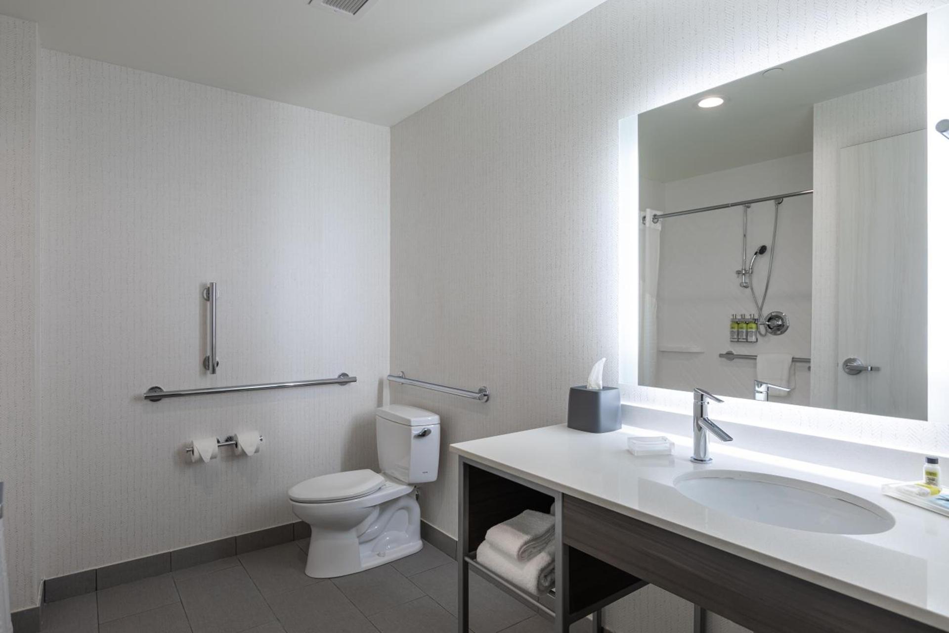 Holiday Inn Greenville - Woodruff Road by IHG photo 22