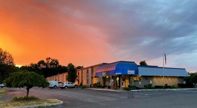Travelodge Inn & Suites by Wyndham Albany photo 26