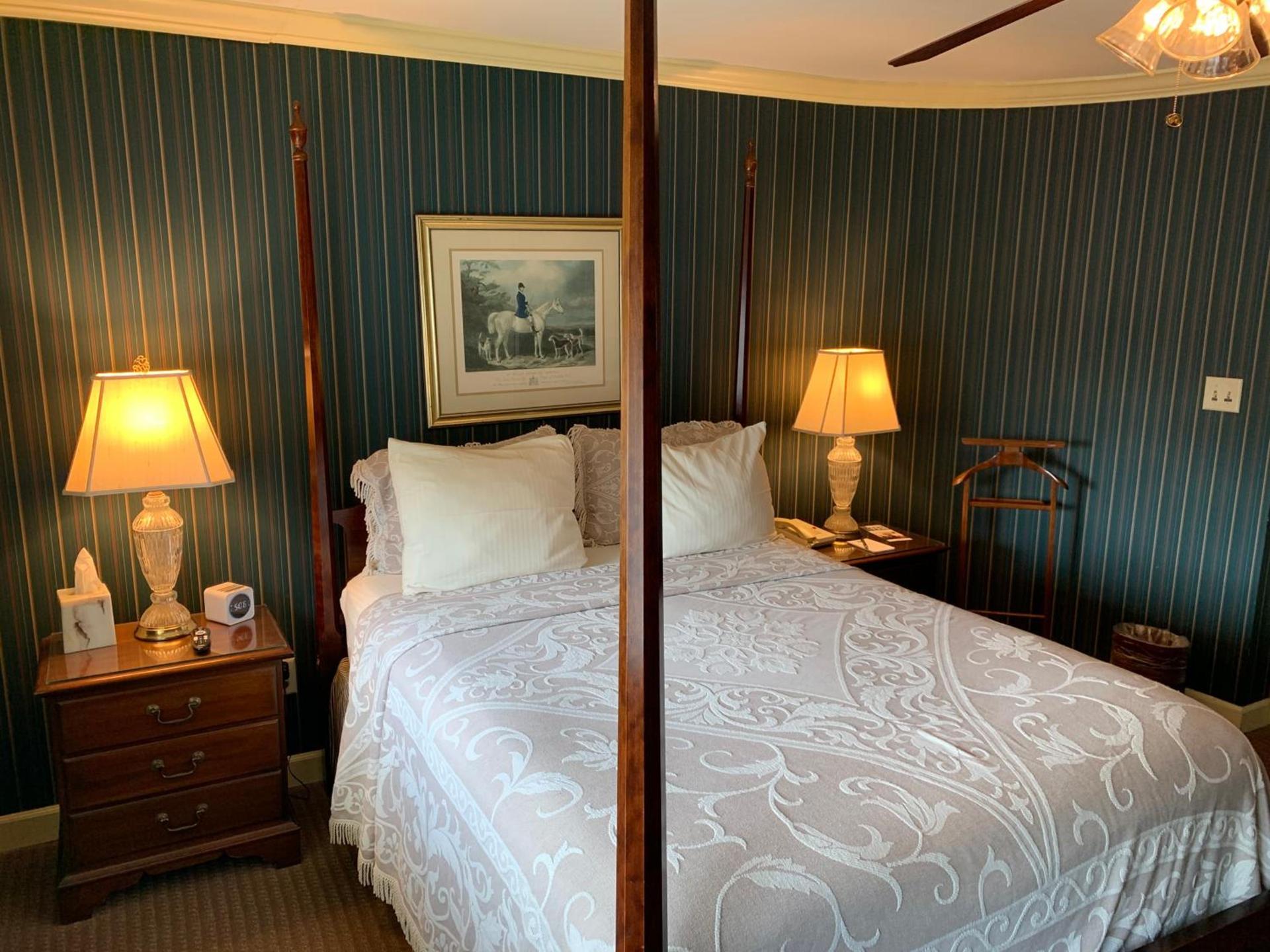 1842 Inn photo 10