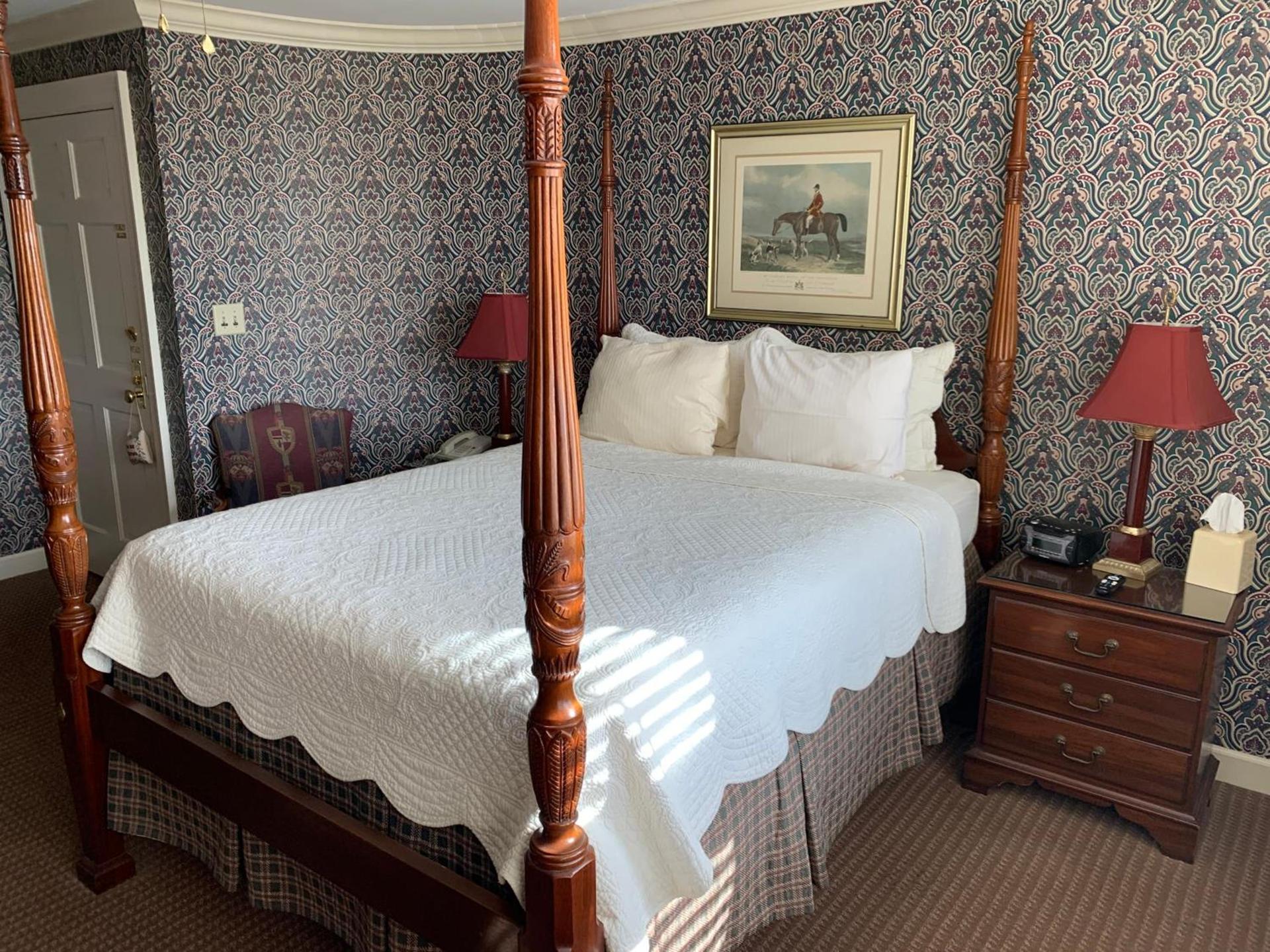 1842 Inn photo 7