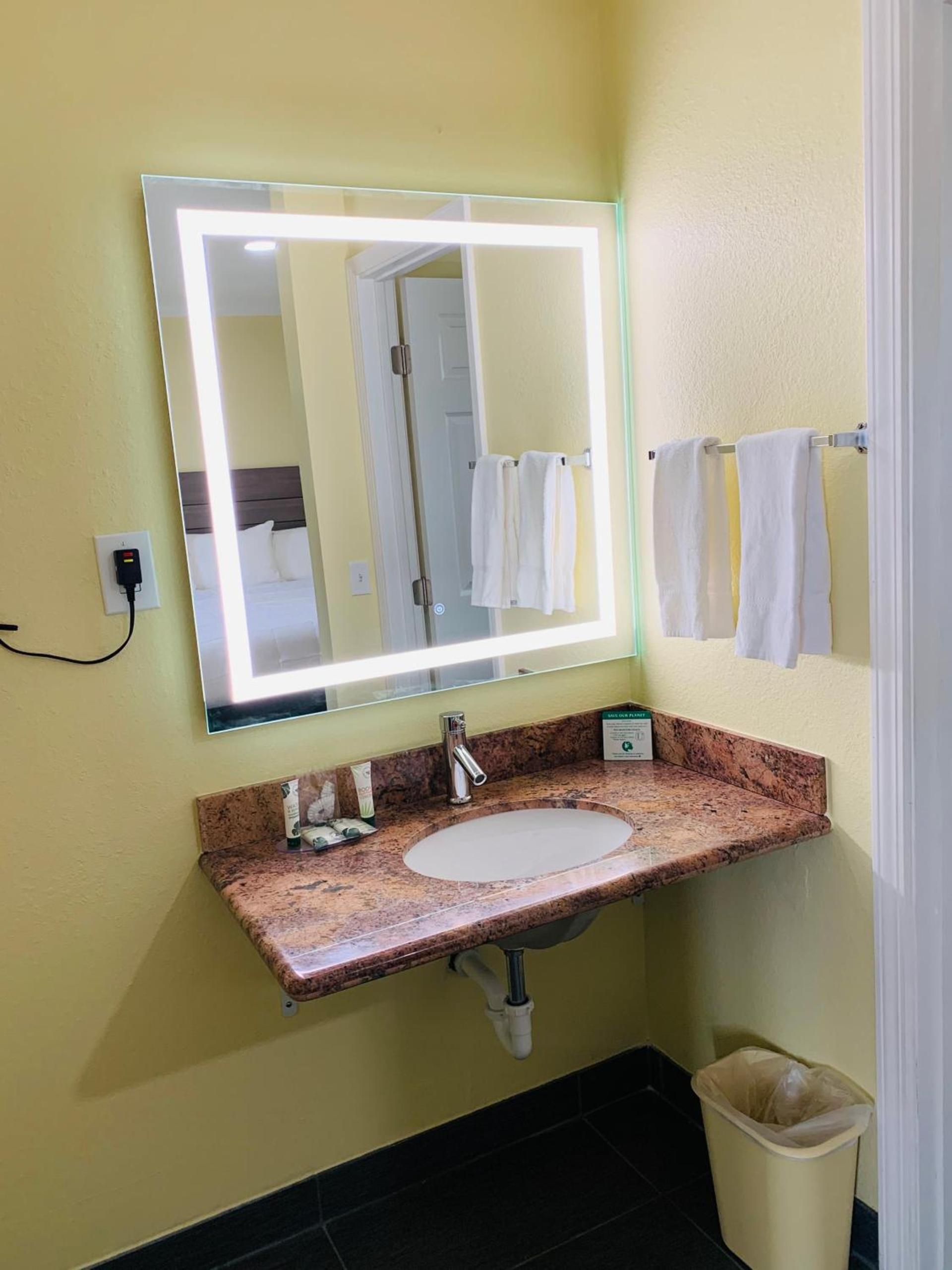 Central Coast Inn photo 42