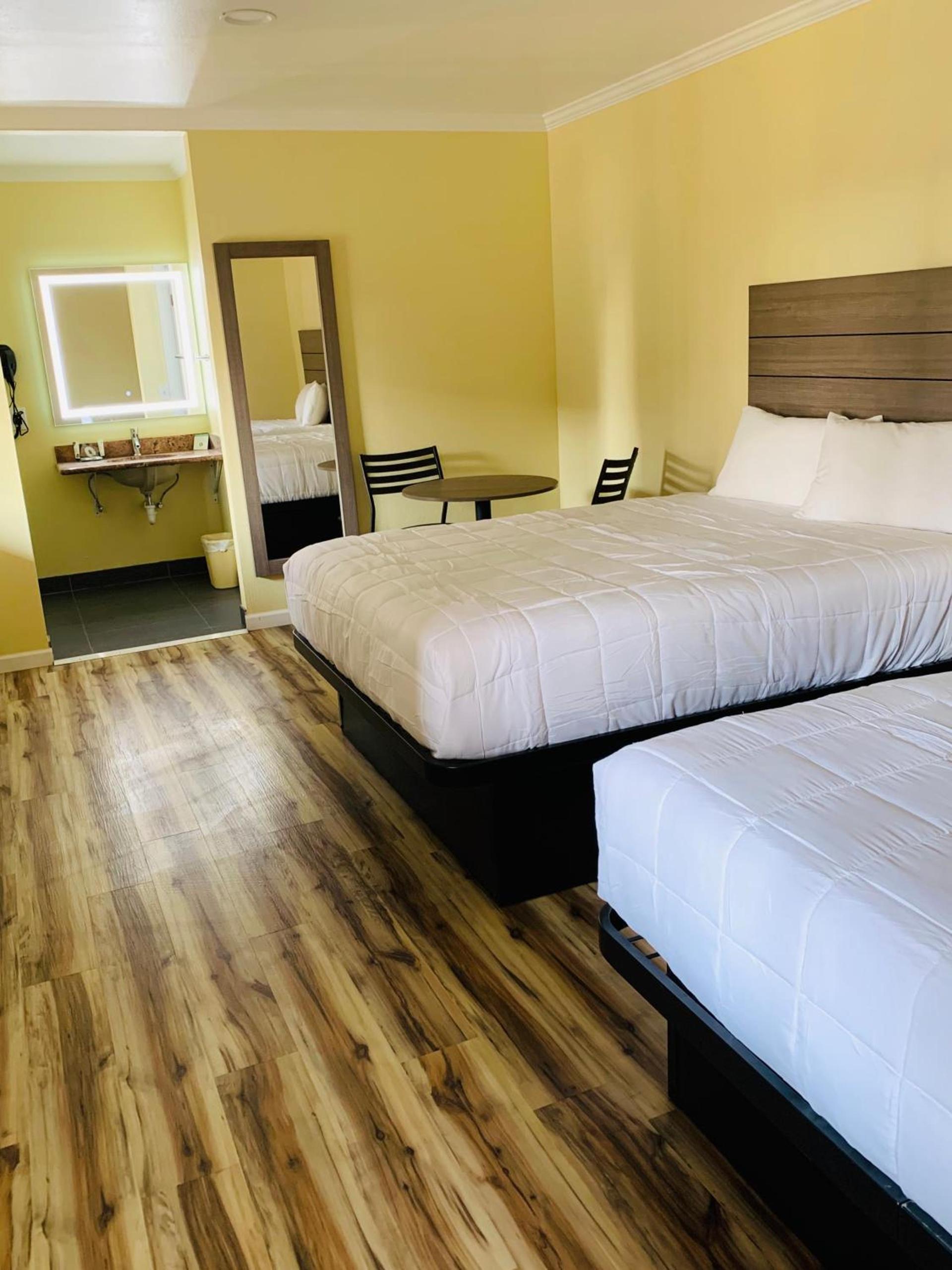 Central Coast Inn photo 43