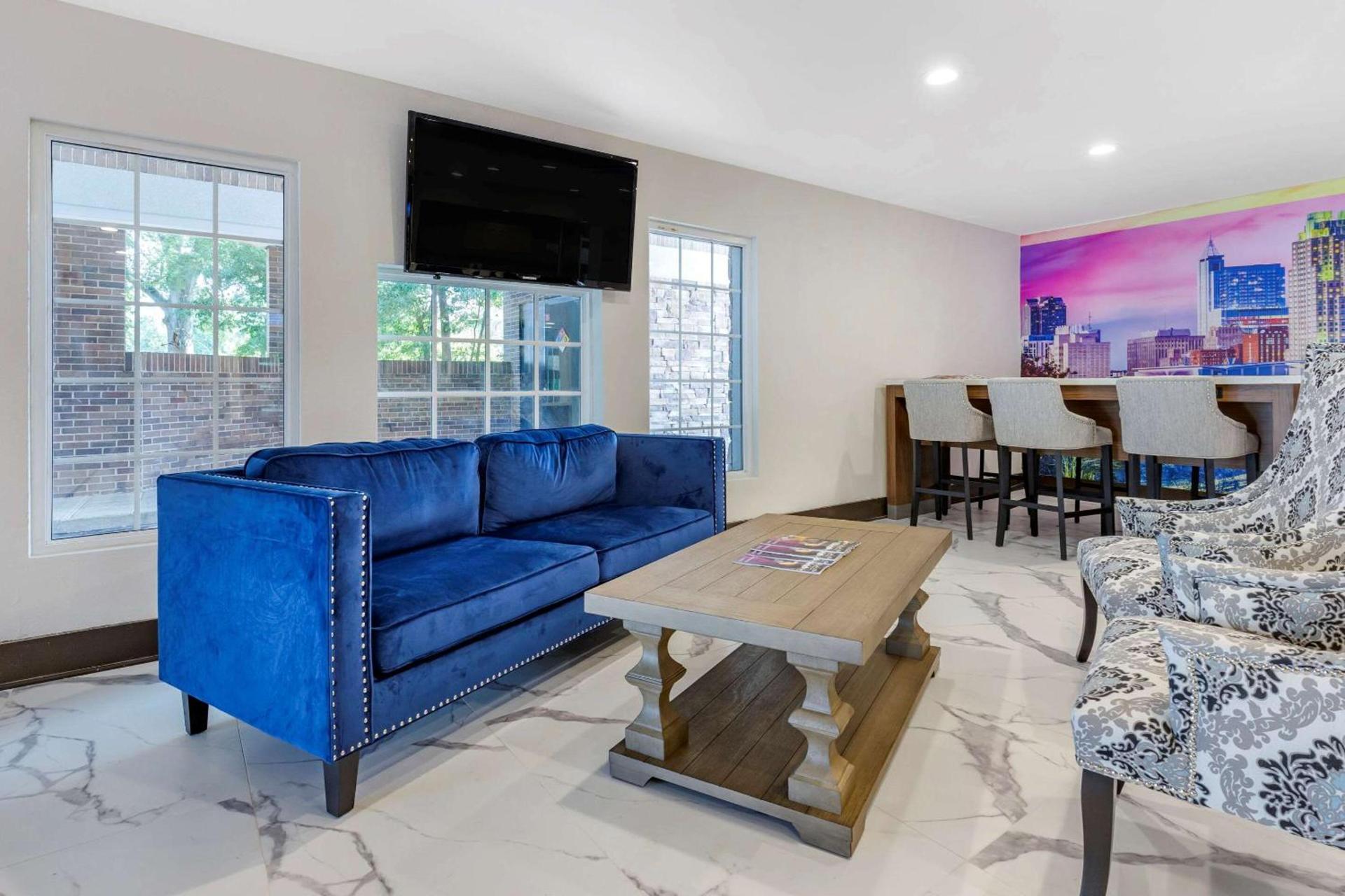 Clarion Pointe Raleigh Midtown photo 6