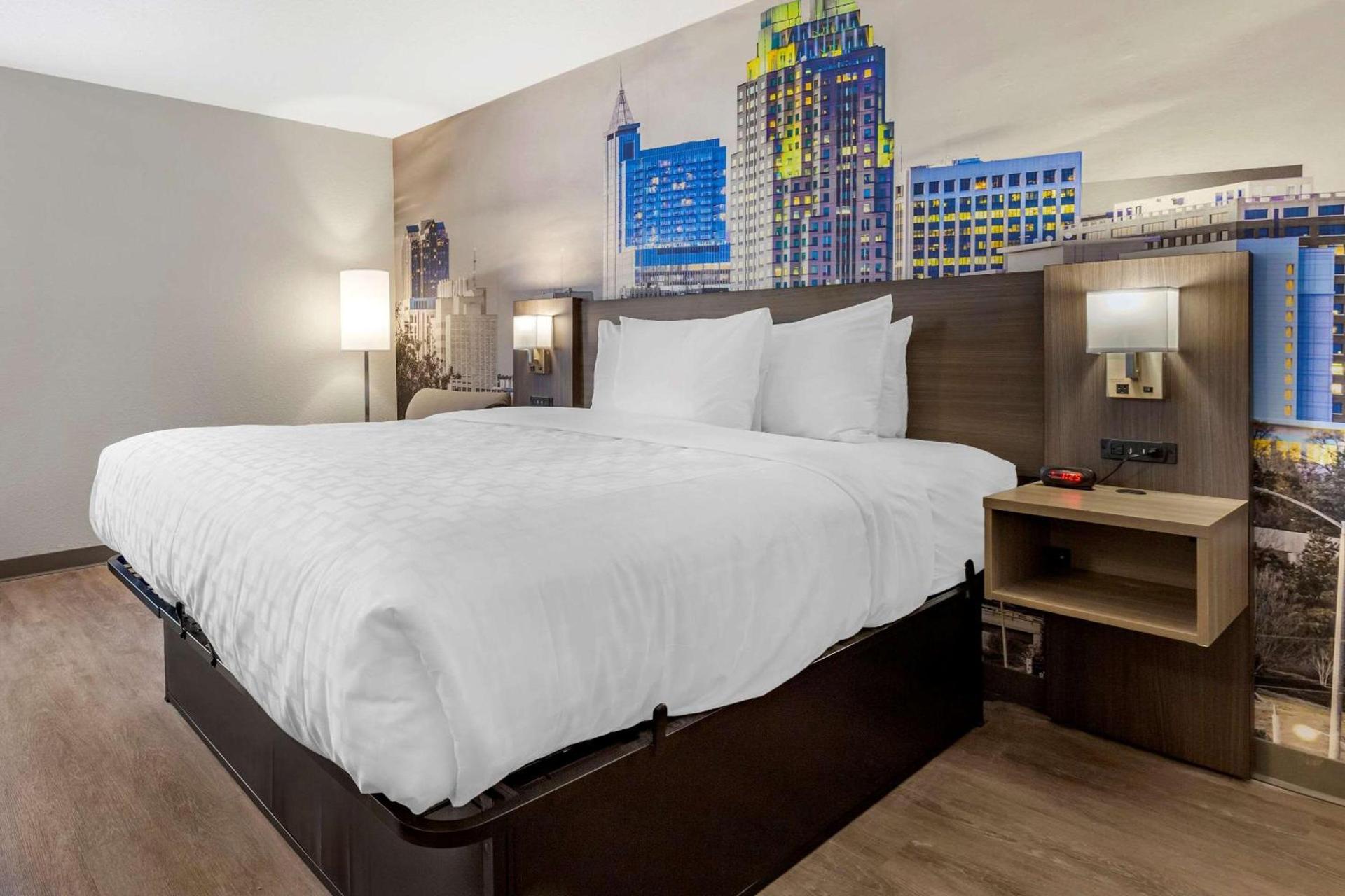 Clarion Pointe Raleigh Midtown photo 8