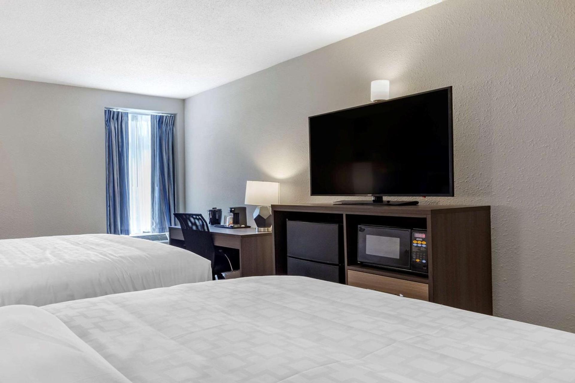 Clarion Pointe Raleigh Midtown photo 21