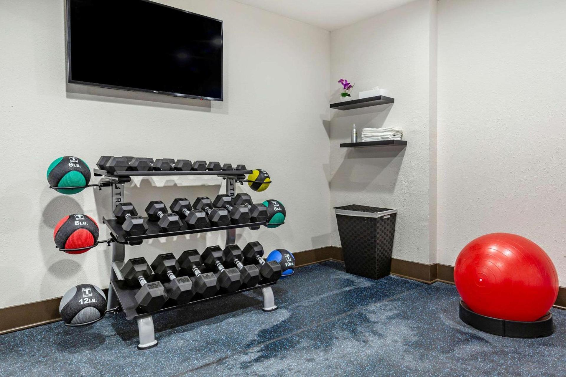 Clarion Pointe Raleigh Midtown photo 24