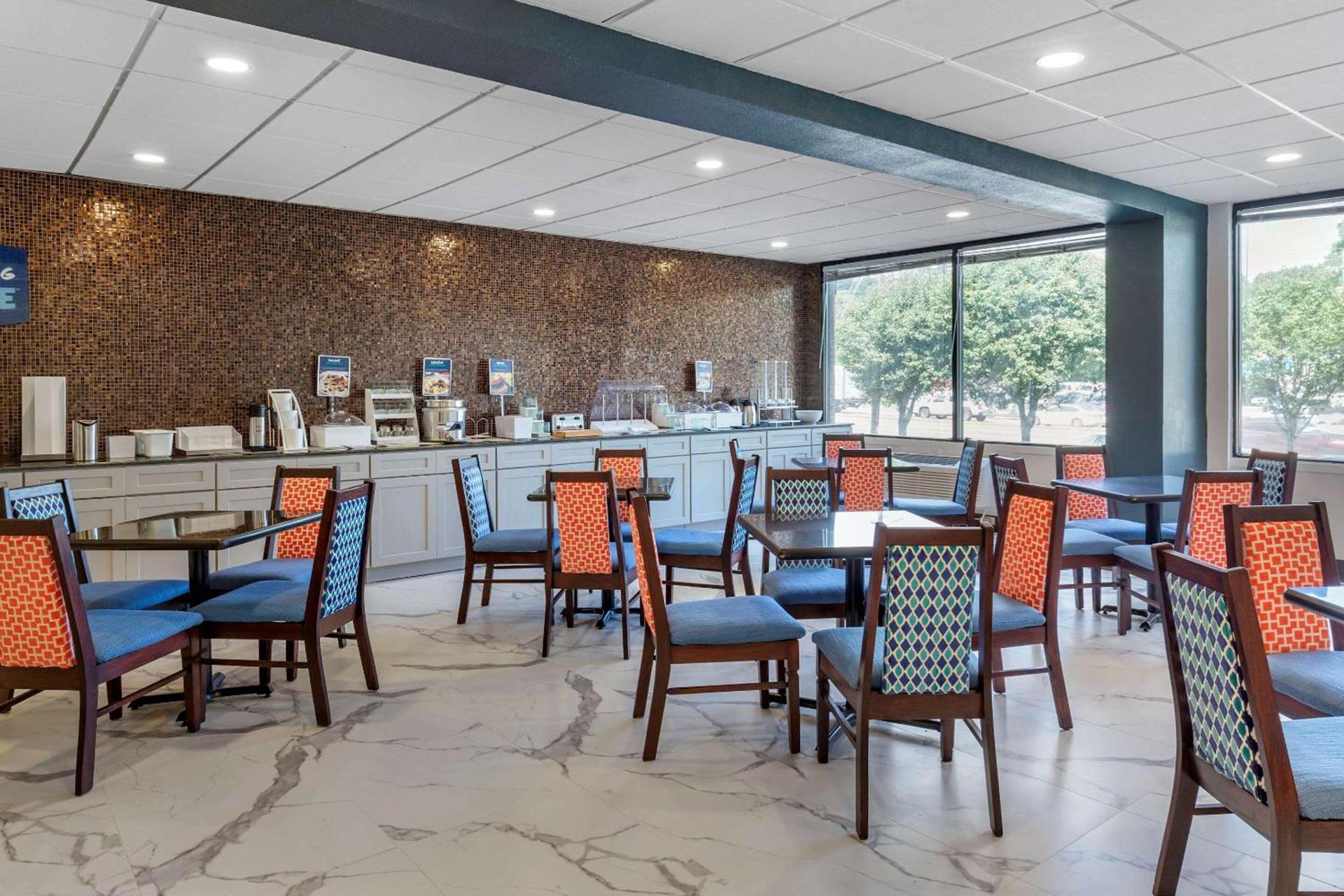 Clarion Pointe Raleigh Midtown photo 26
