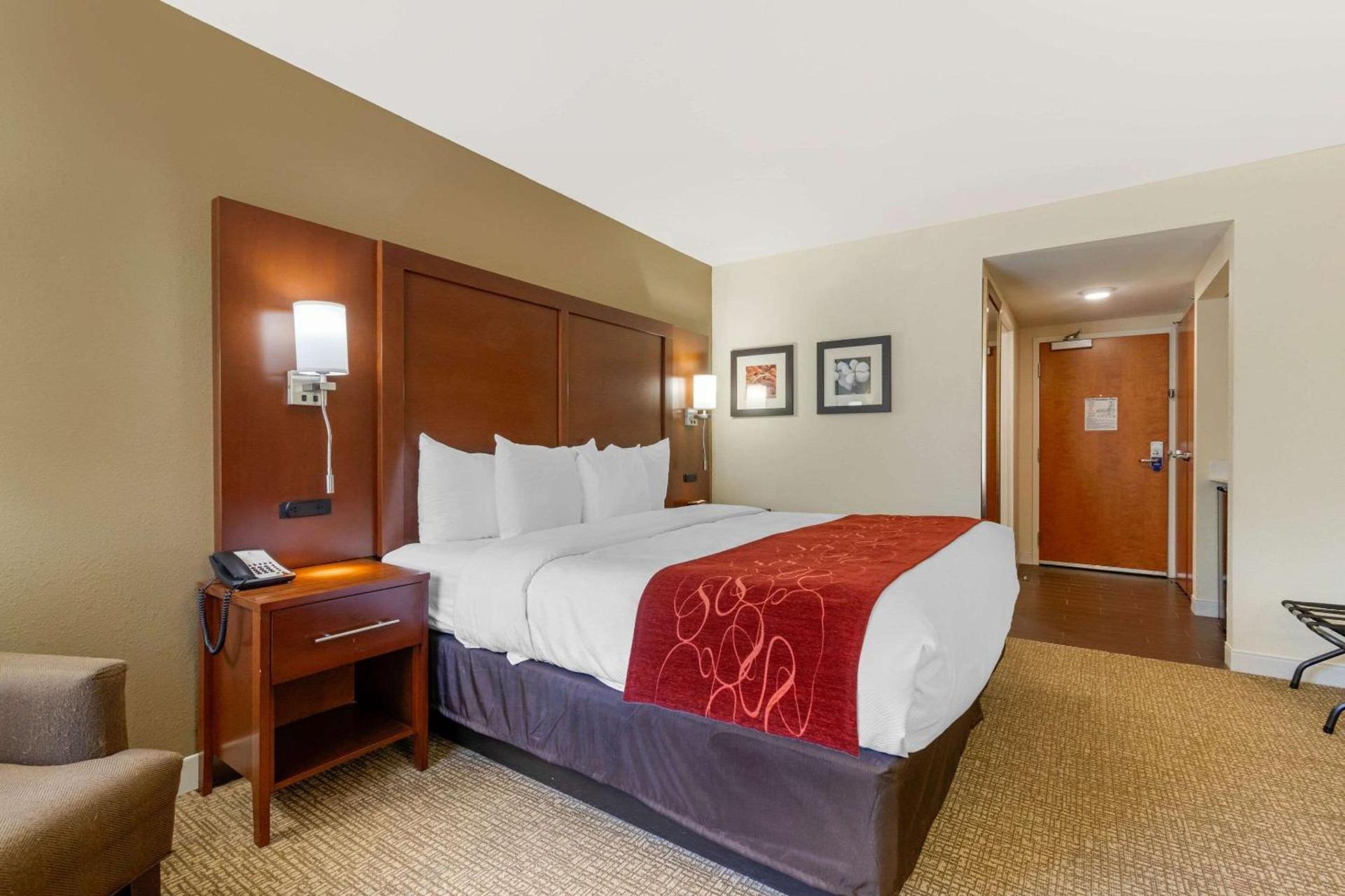 Comfort Inn & Suites Macon West photo 8
