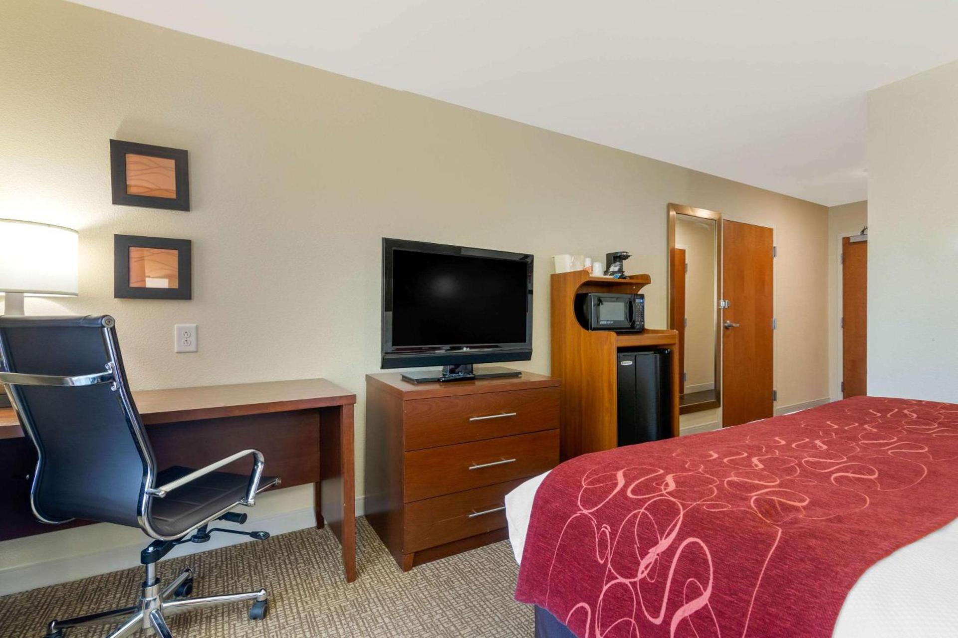 Comfort Inn & Suites Macon West photo 11