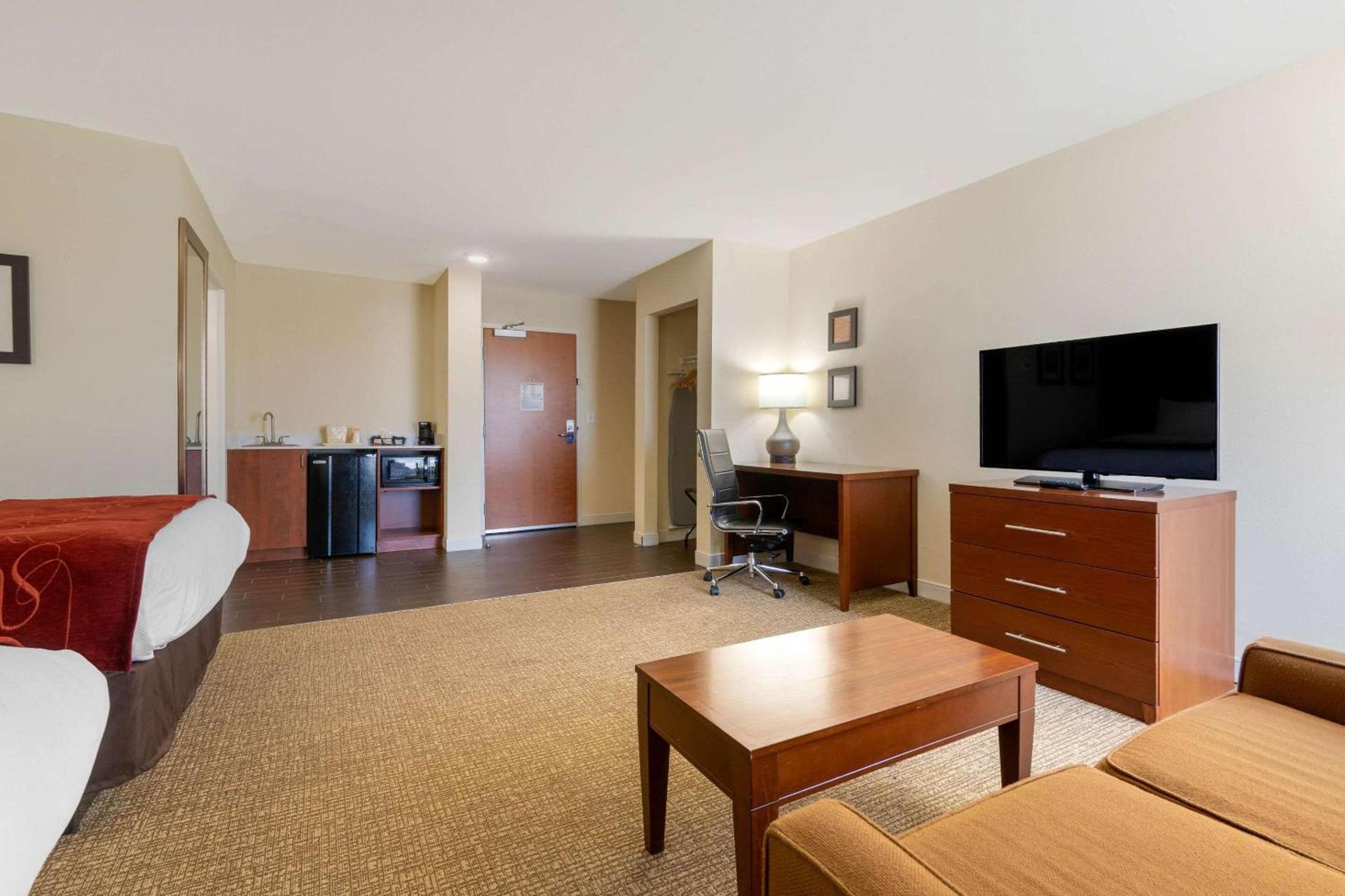 Comfort Inn & Suites Macon West photo 19
