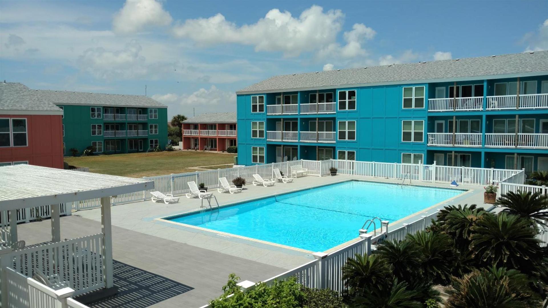 Executive Keys Condominiums on the Beach photo 2
