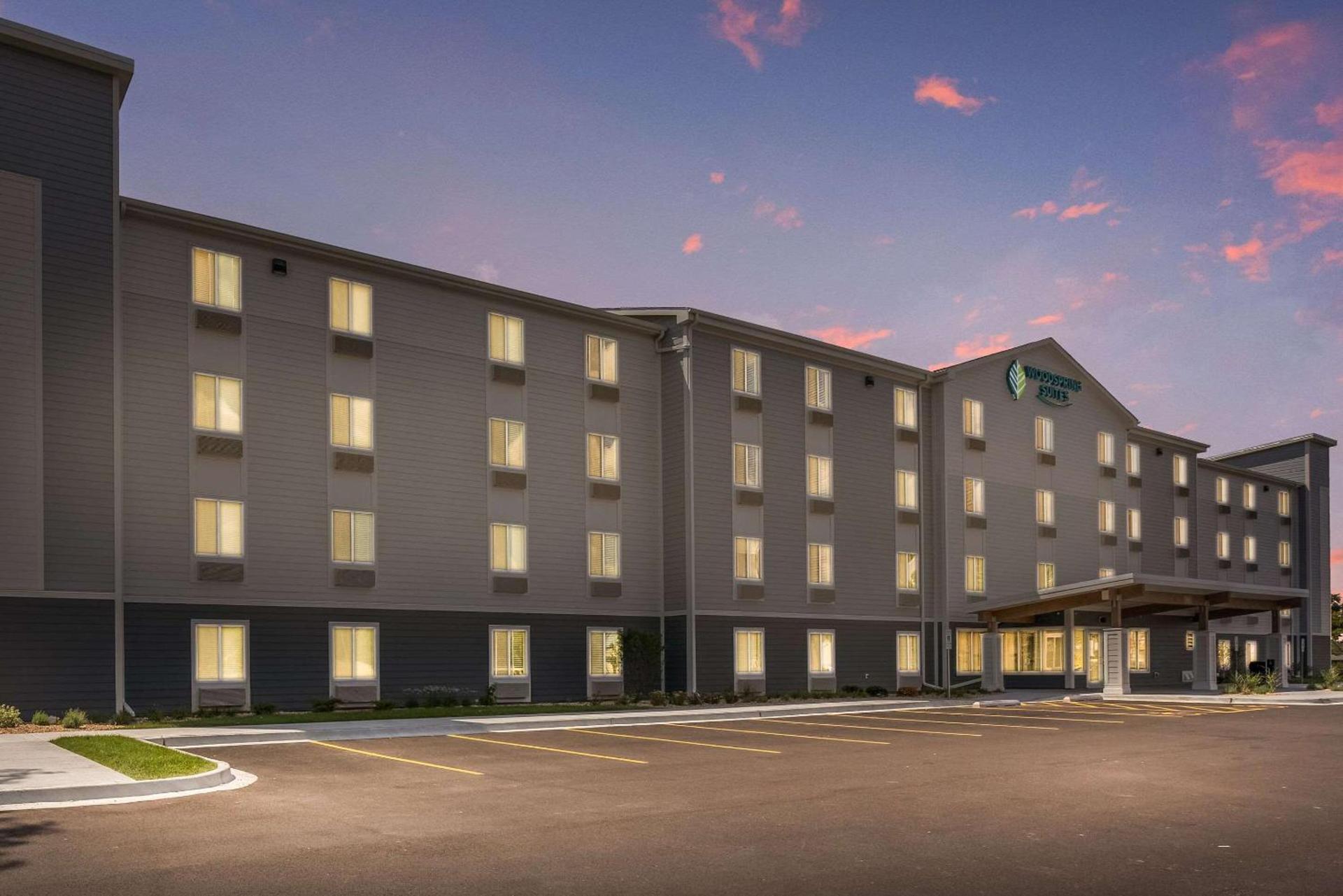 WoodSpring Suites Chicago Midway photo 4