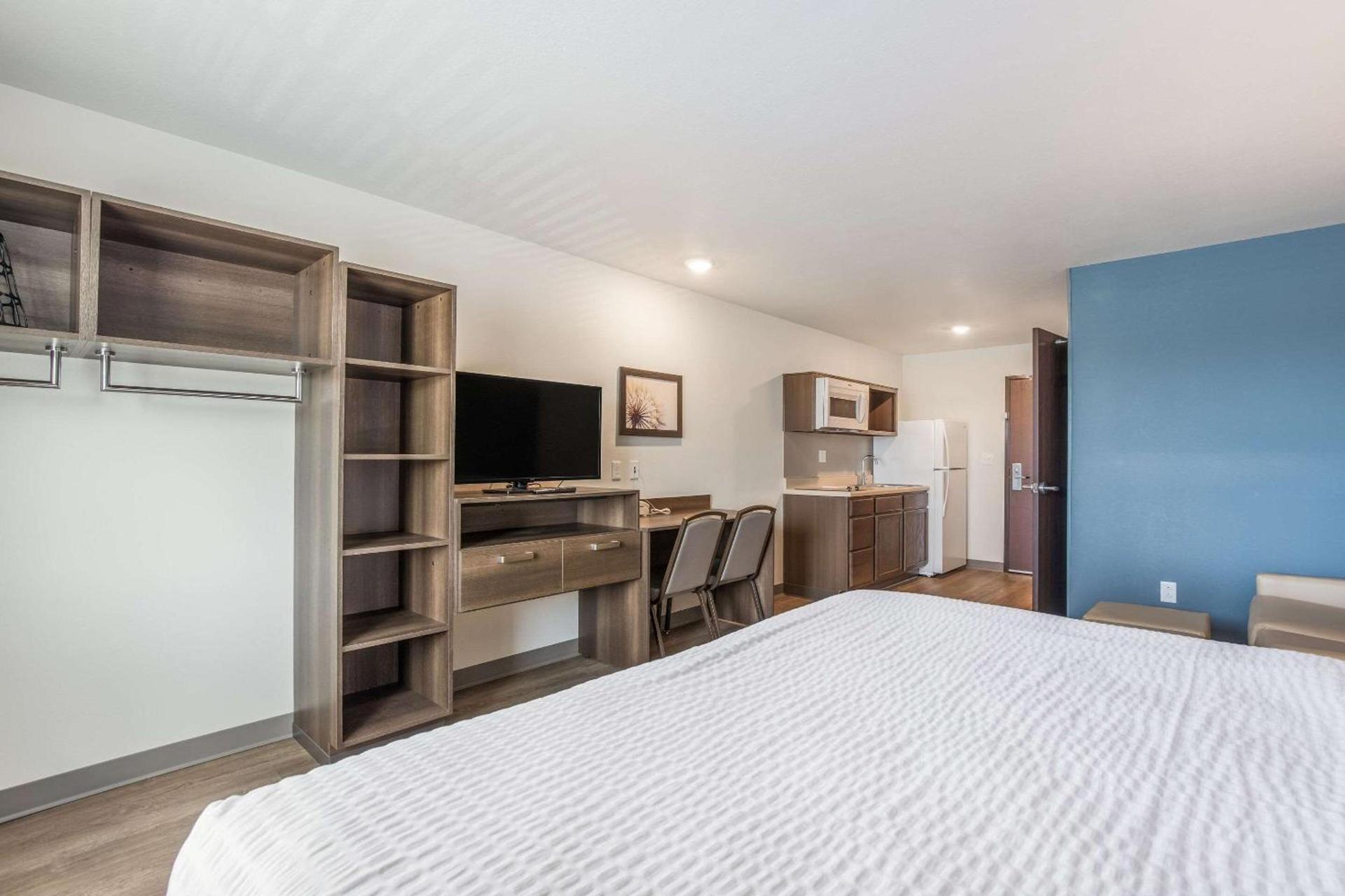 WoodSpring Suites Chicago Midway photo 14