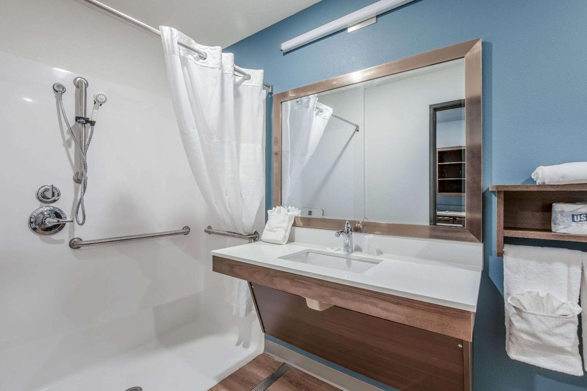 WoodSpring Suites Chicago Midway photo 21