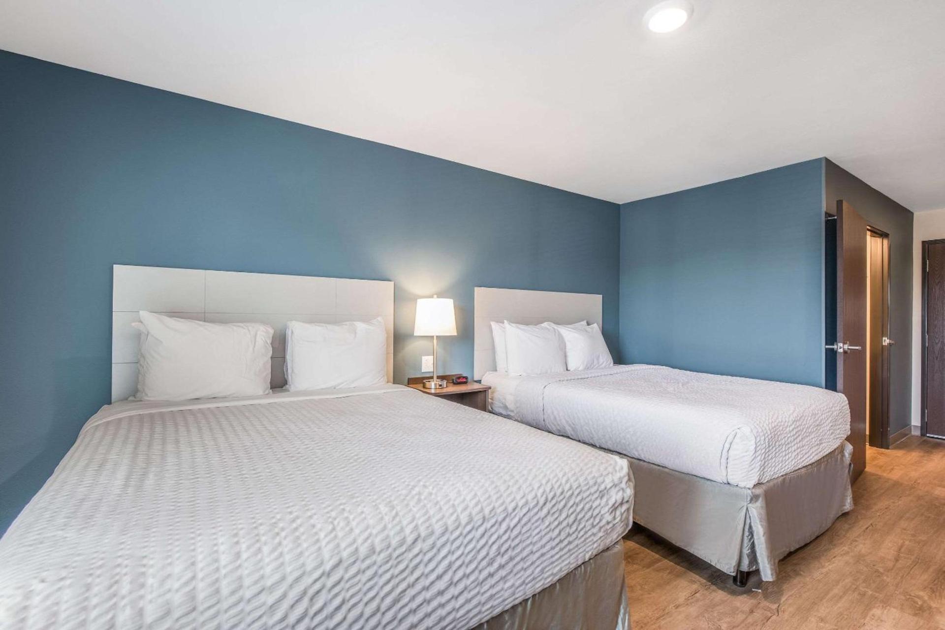 WoodSpring Suites Chicago Midway photo 23