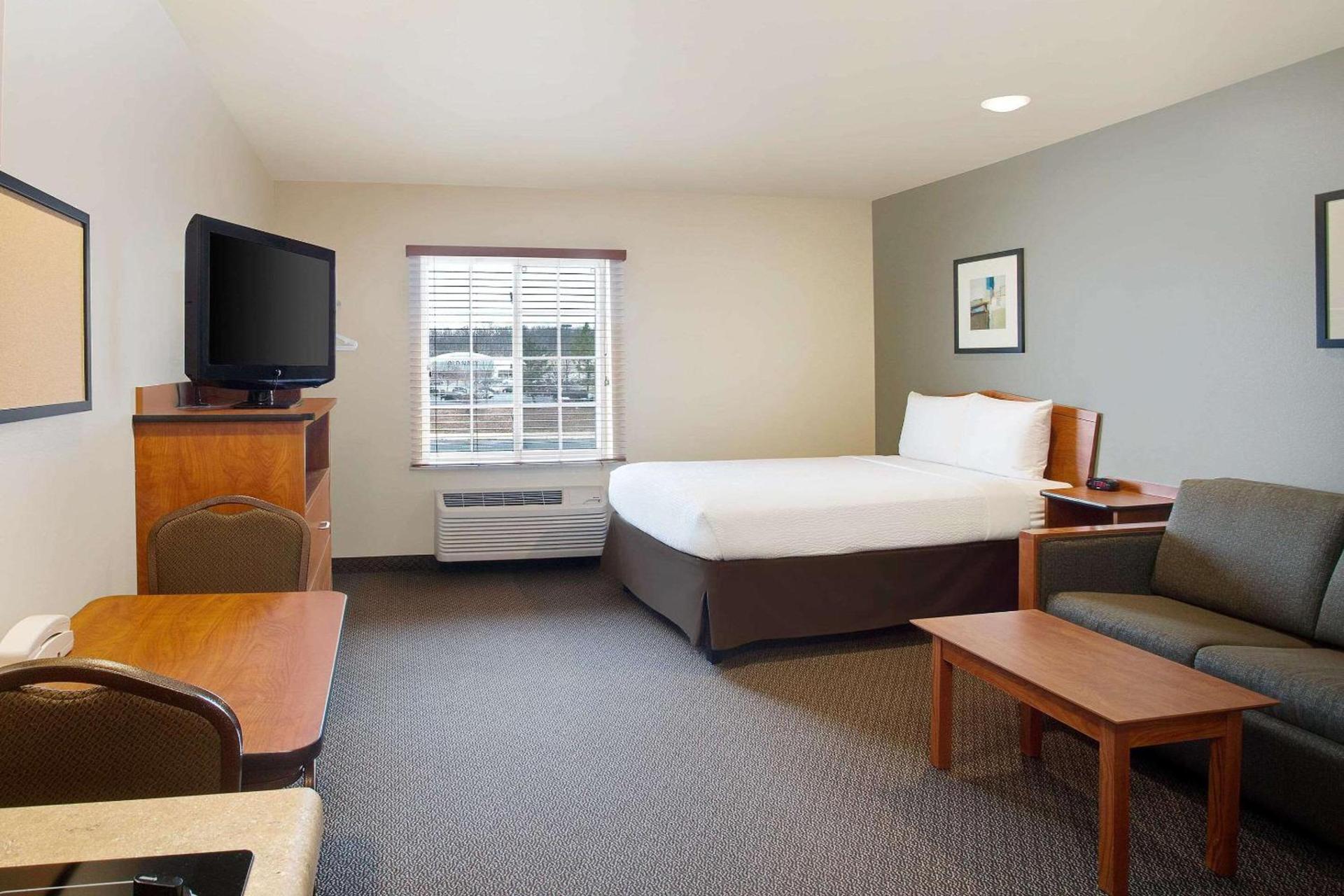 WoodSpring Suites Manassas Battlefield Park I-66 photo 9
